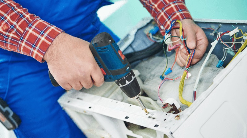 Bağcılar Eminçelik Eminçelik çamaşır makinesi kart tamiri – Su almama arızası orijinal parça ile giderildi. - Teknik servis örneği